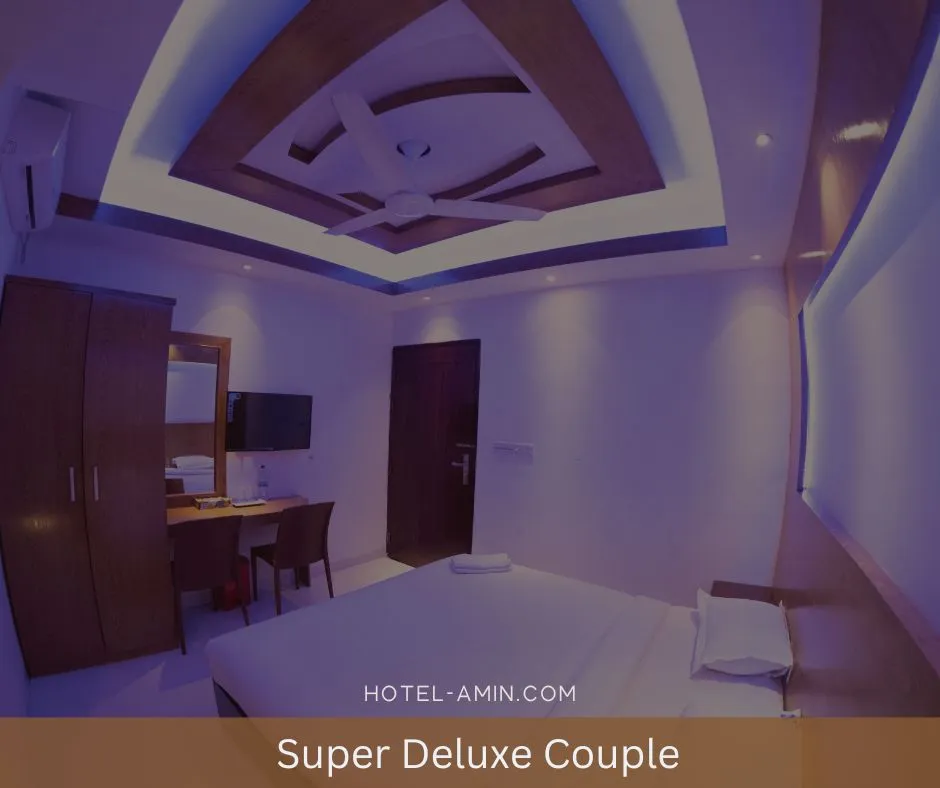 Super-deluxe-couple-02